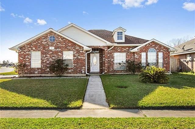 1st image of 62 Sawgrass Dr