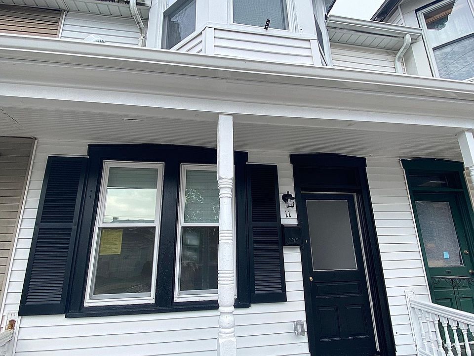 Front of 11 E Orange Street Lititz, PA 17543.