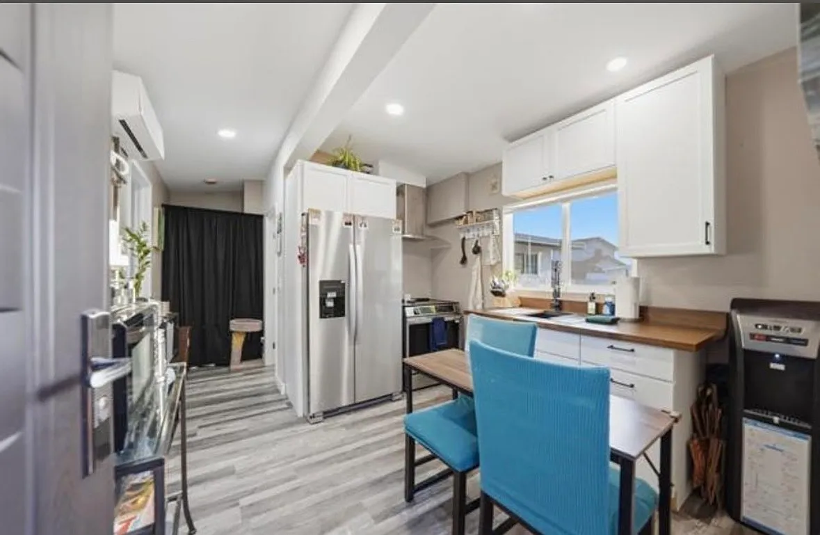 2 bed, 456 sqft, $2,700 — Photo 1