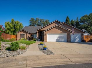 5854 Beaumont Dr, Redding, CA 96003