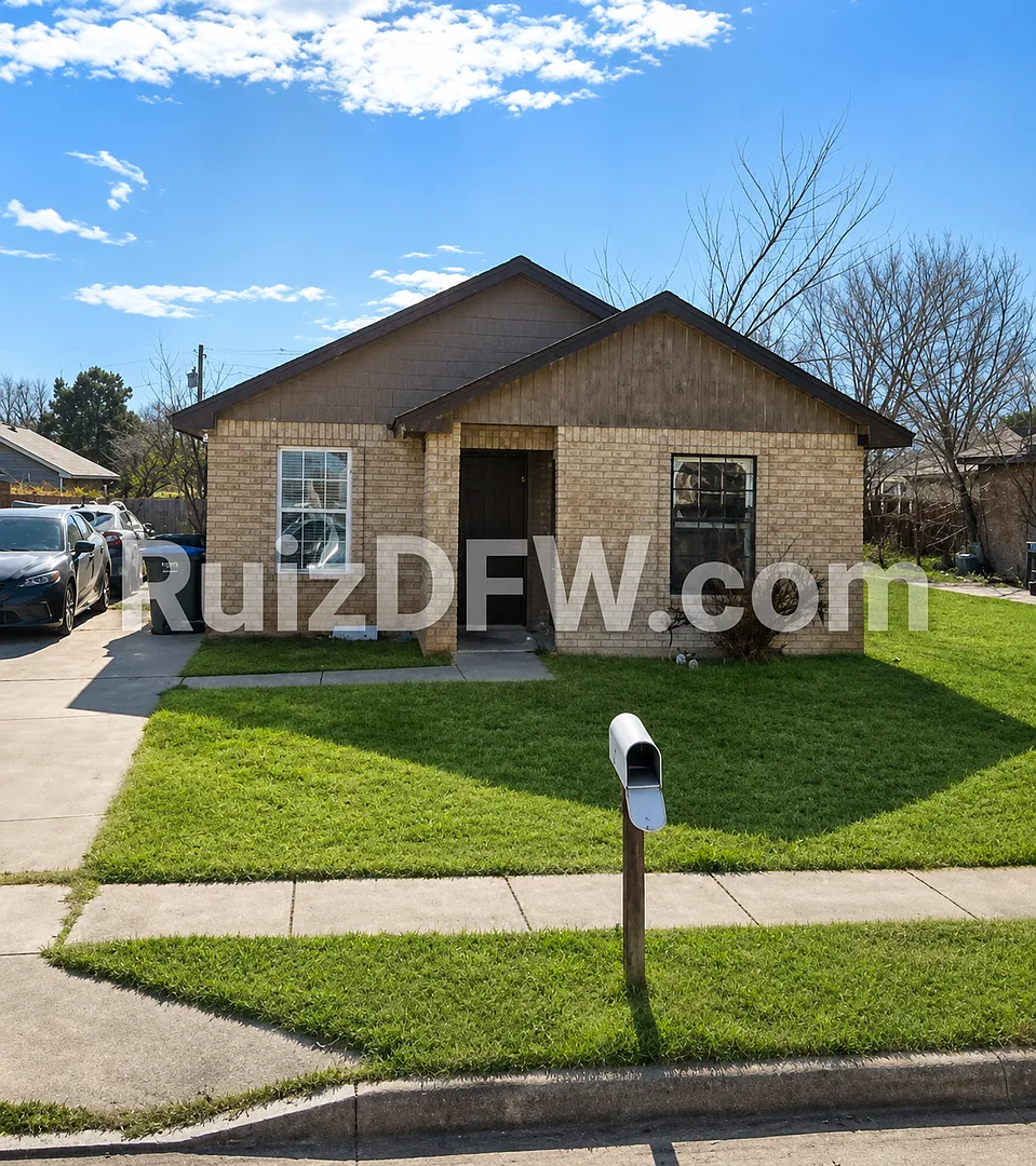 4 Bedroom 2 Bath — Photo 1