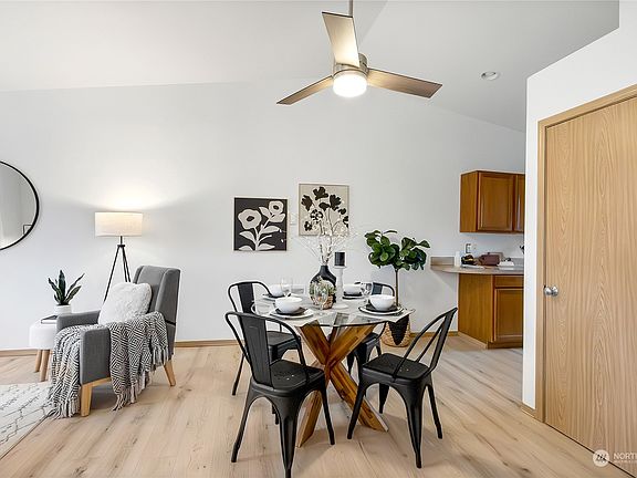3rd image of 22135 Cedarview Drive E