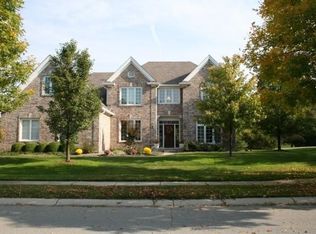 10202 Woods Edge Dr, Fishers, IN 46037