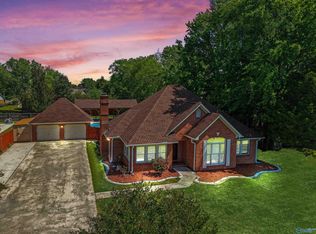 2304 Duncansby Dr SW, Decatur, AL 35603