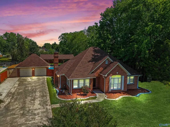 2304 Duncansby Dr SW, Decatur, AL 35603