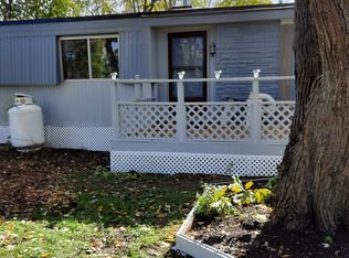 7592 Flewellyn Rd, Ottawa, ON K2S1B6