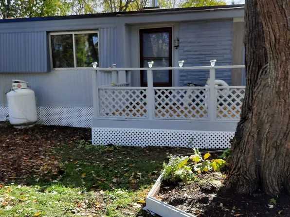 7592 Flewellyn Rd, Ottawa, ON K2S 1B6