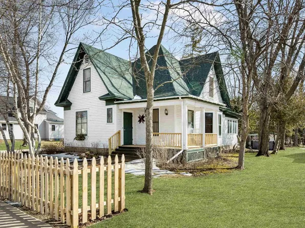 565 & 567 South St, Green Lake, WI 54941