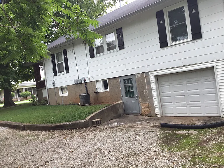410 E Main St — Photo 5