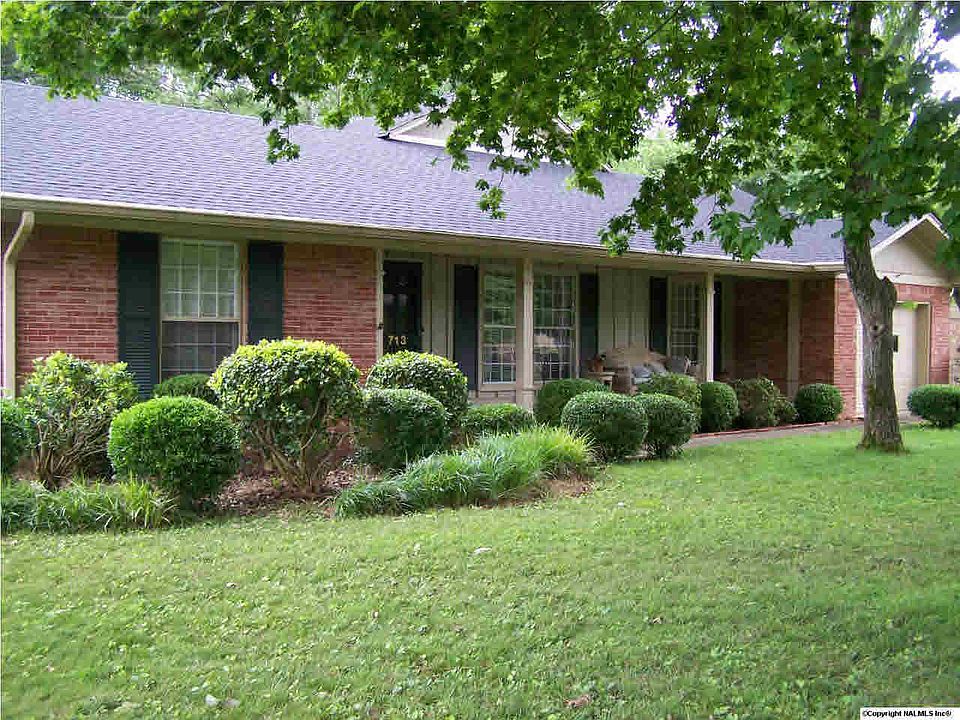 2nd image of 713 Watts Dr SE