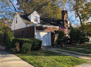 26 La Soir Ave, Floral Park, NY 11001