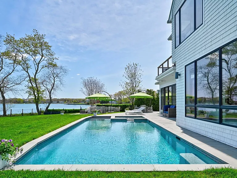 82 Harbor Dr — Photo 8
