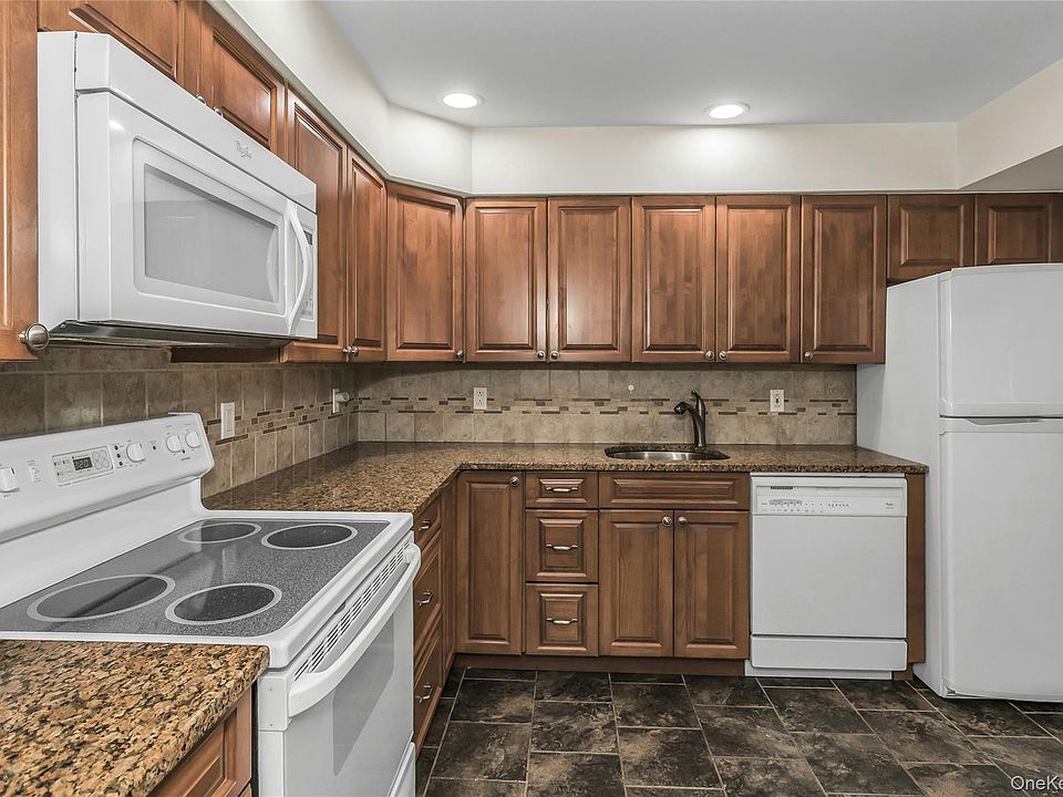 1st image of 93 Palo Alto Drive