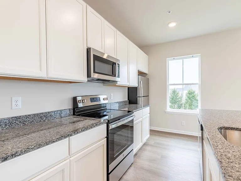 73 Wildflower Ln — Photo 2