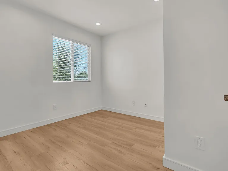 1846 S Curson Ave — Photo 13