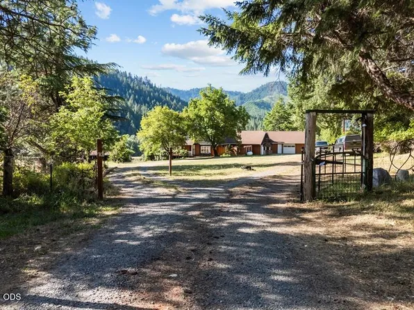 12974 E Evans Creek Rd, Rogue River, OR 97537