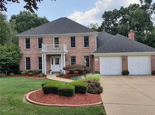 106 Chaucer Ct, Coraopolis, PA