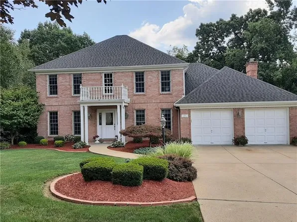 106 Chaucer Ct, Coraopolis, PA 15108