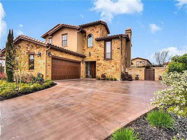 Beautiful Tuscan villa in ideal location of Tuscan village