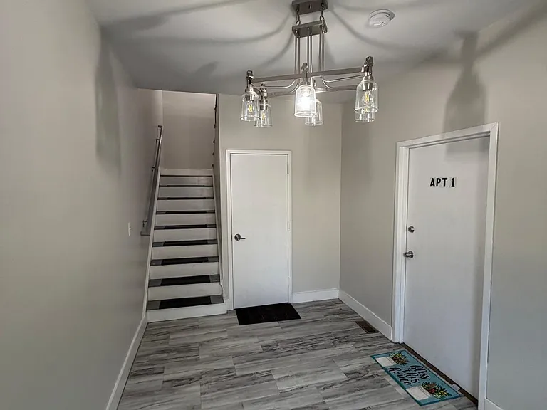 318 W Runyon St #3F — Photo 8