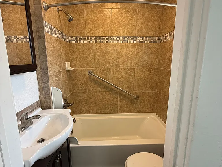 254 Denver St — Photo 11