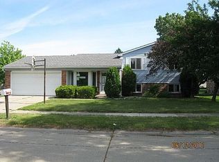 43348 Oakbrook Ct, Canton, MI 48187