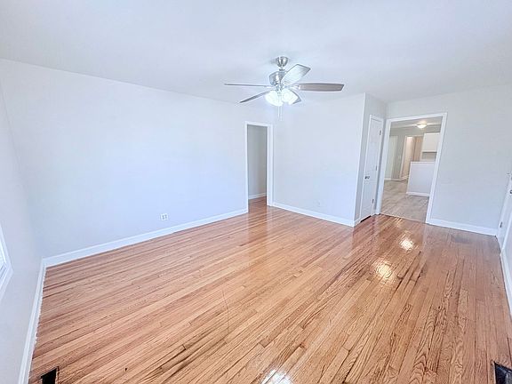 4th image of 213 Morris St