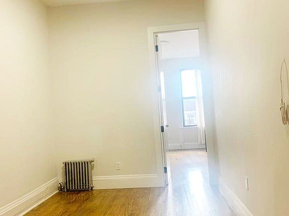 3rd image of 352 Melrose St #2S