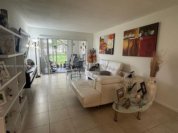 5th image of 9811 Westview Dr APT 913