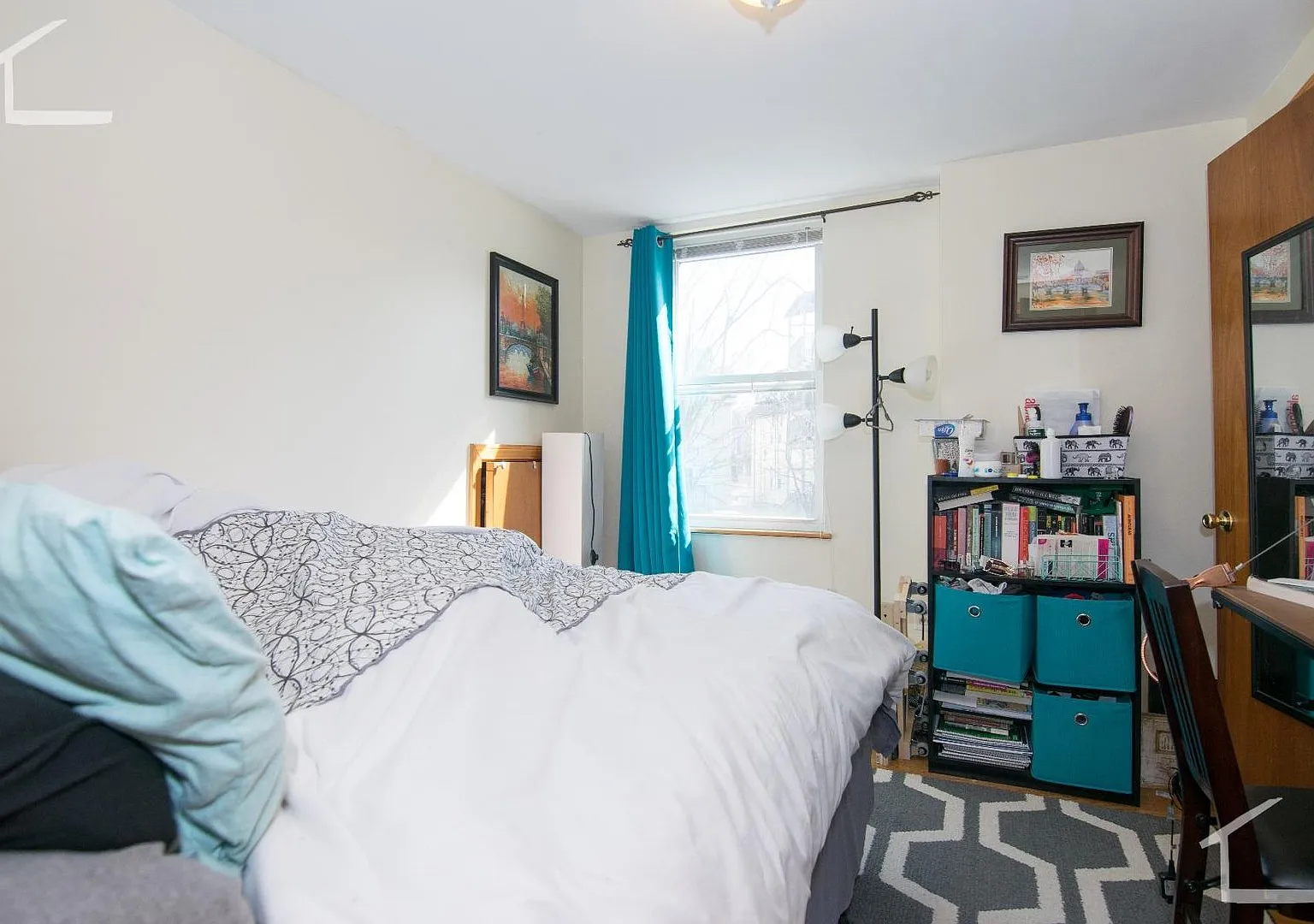 Available 6/1! Fantastic Brighton 1-bed/1-bath apartment — Photo 2