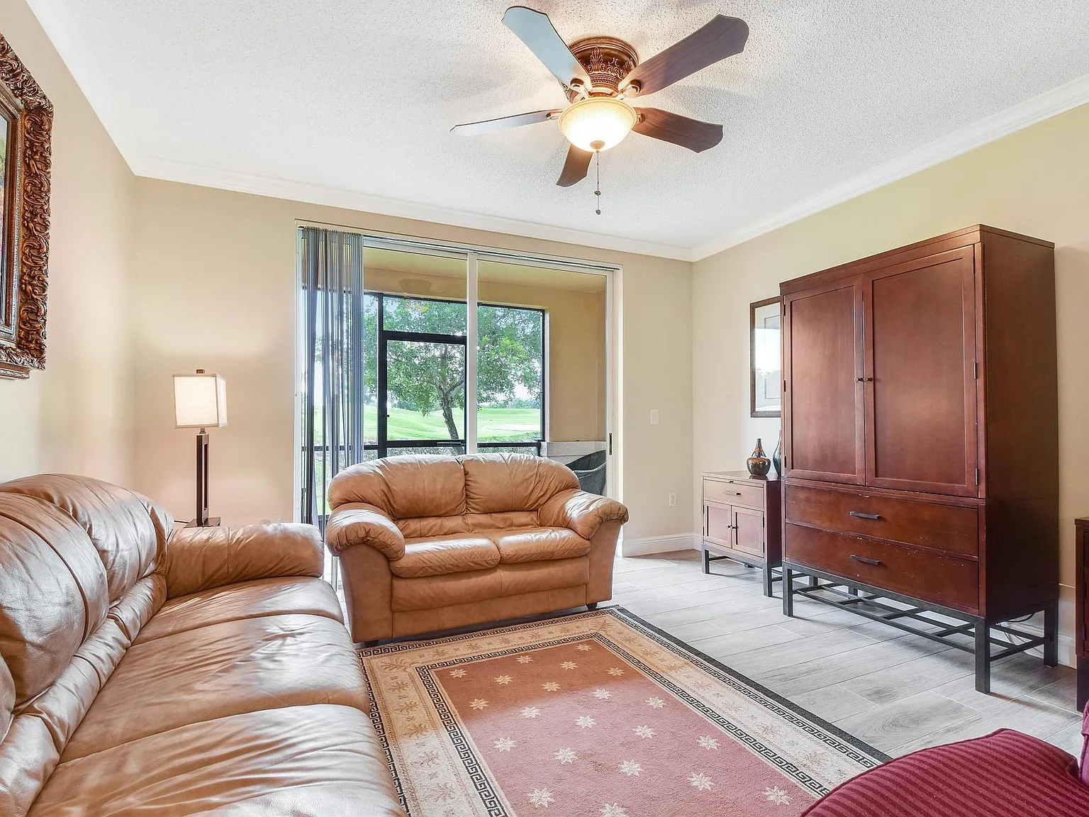 3 bed, 2.0 bath, 1479 sqft, $5,500 — Photo 3