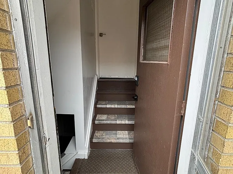 73 Farmbrook Rd #BASEMENT — Photo 12