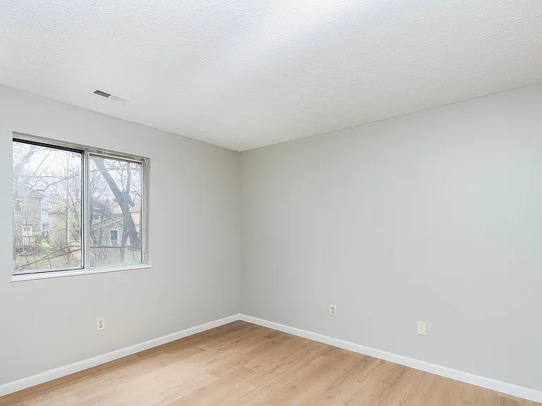 University Commons Apartments — Photo 41