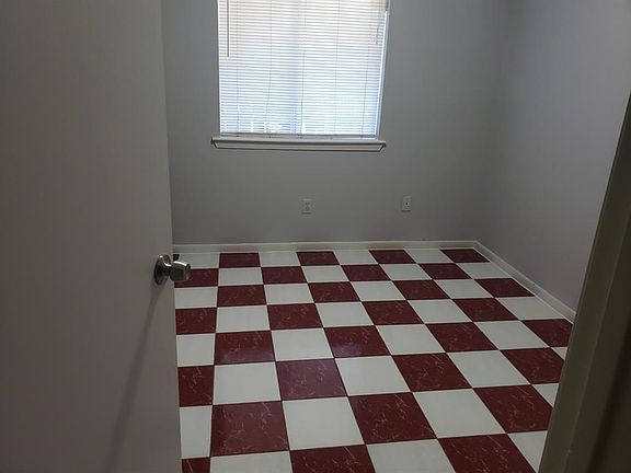 2nd image of 2534 Bisontine St