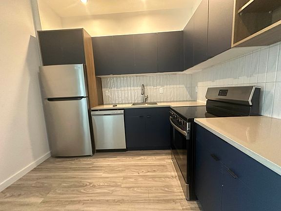 3rd image of 14735 95th Ave #408