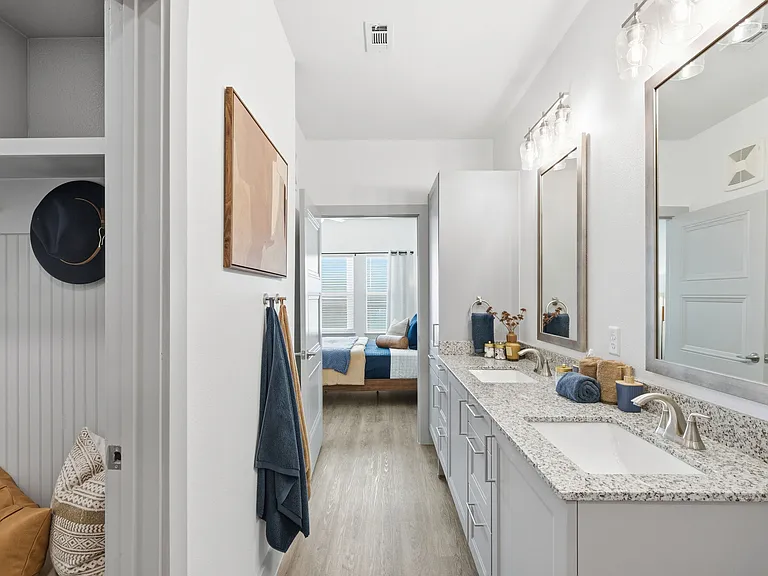 Merano Apartments — Photo 8