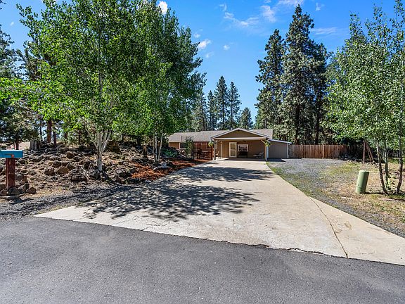 3rd image of 61112 Deer Valley Dr