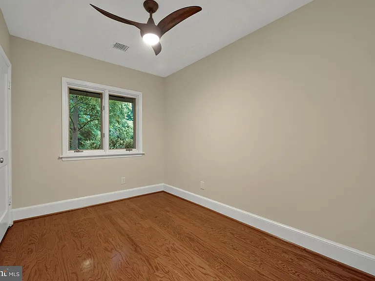 8023 Washington Ave — Photo 40