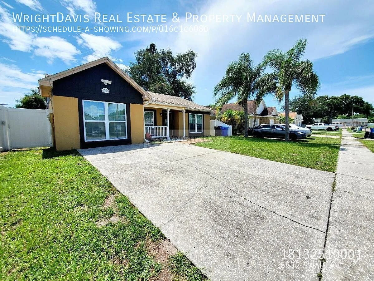 Updated 3BR/2BA Tampa Home with Modern Flooring & Screened Patio — Photo 4