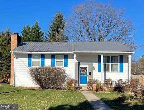 1st image of 1006 Lovelace Way
