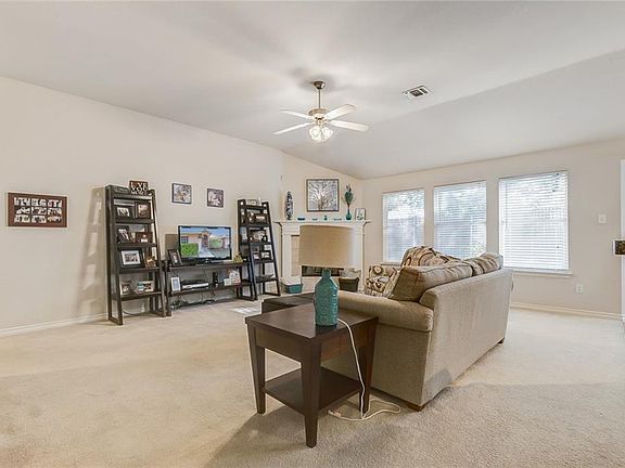 5th image of 998 Mesa Vista Dr