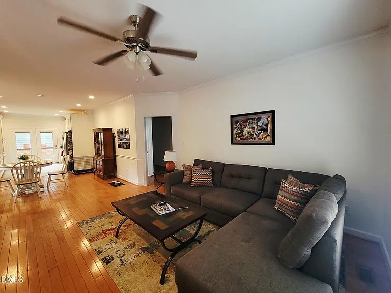 207 Danforth Dr — Photo 4