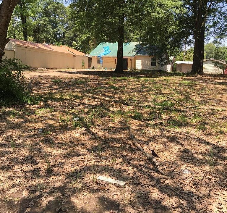 2nd image of 323 W Danner Ave