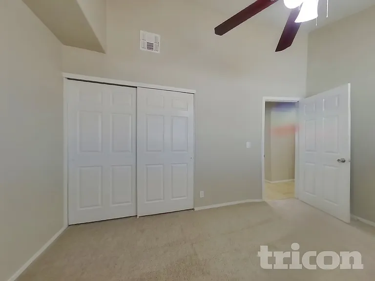3234 W Larkspur Dr — Photo 6