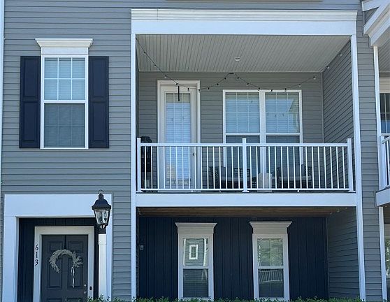 2nd image of 613 Parker St