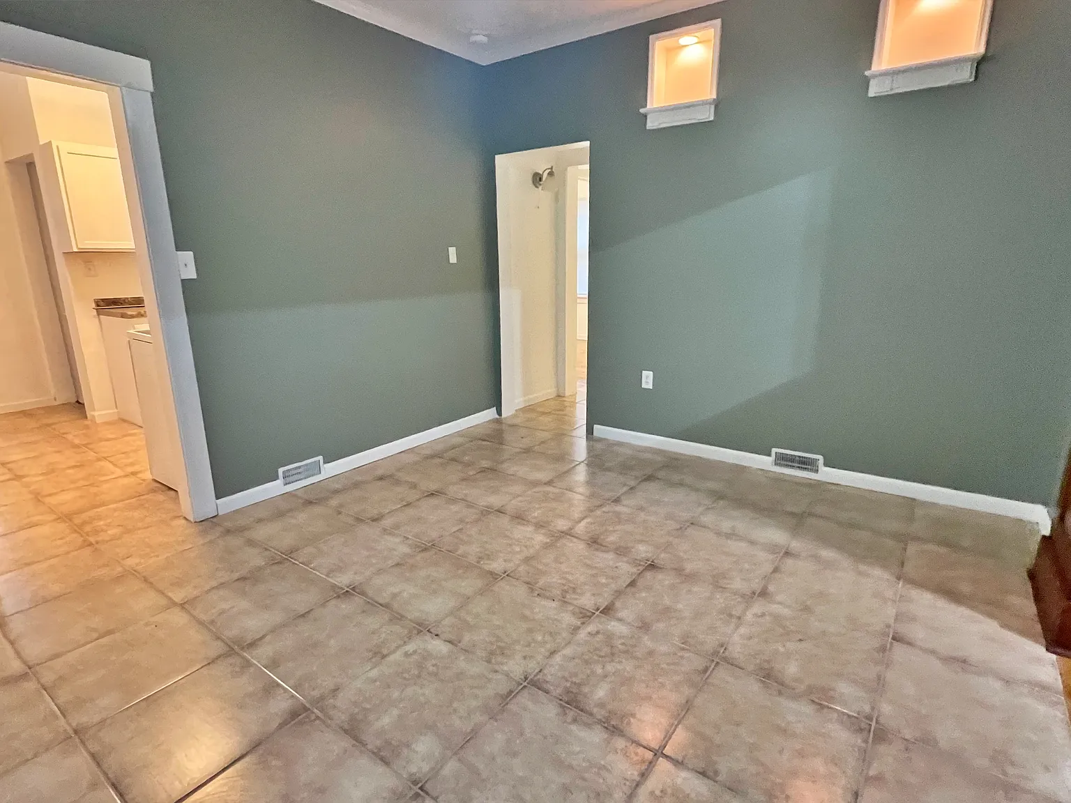 4 bed, 1618 sqft, $2,500 — Photo 4