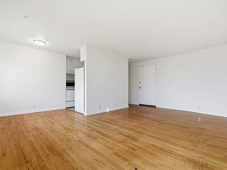 372 Aloha St — Photo 8
