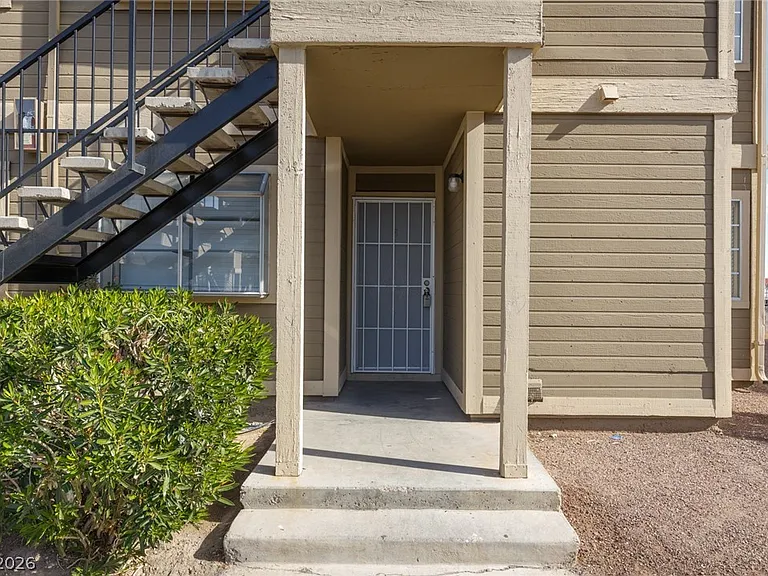 2674 Bryandouglas Dr #B — Photo 2