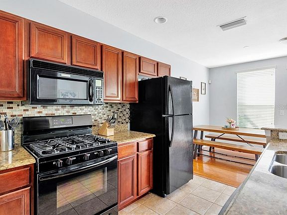 3rd image of 9512 Harpender Way