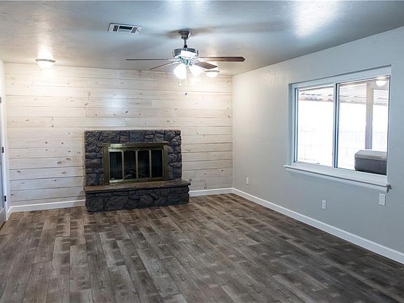 3rd image of 601 Cherry Ave